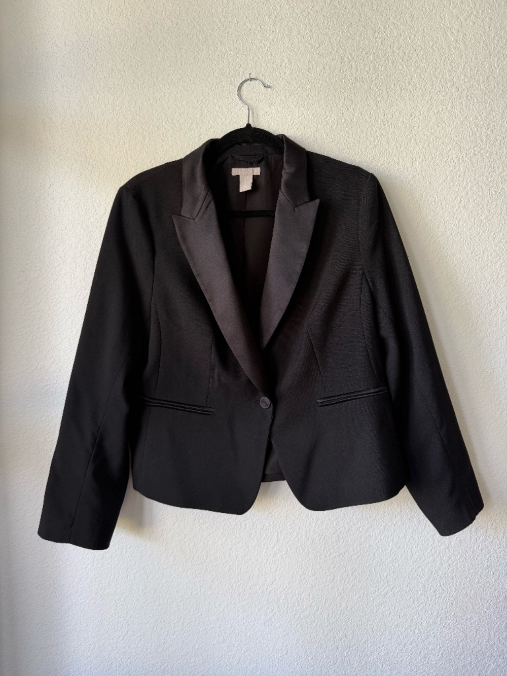 H&M Black Satin-Trim Cropped Tuxedo Blazer